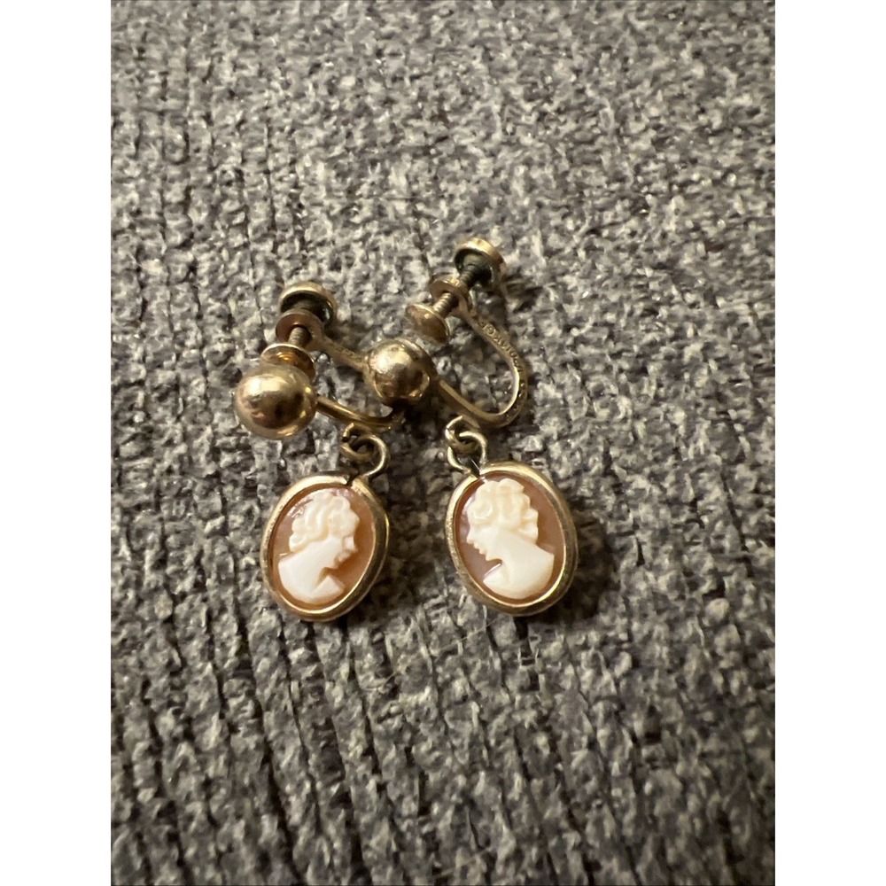 Vintage Screw Back Cameo 14K Gold Filled Earrings